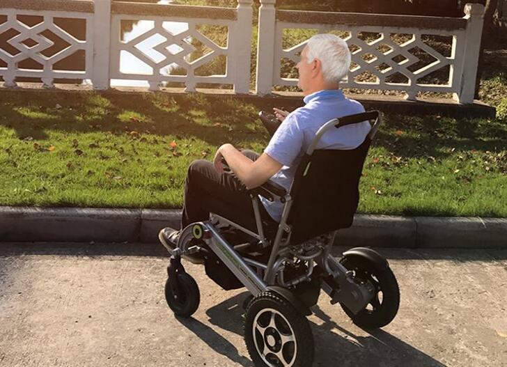 Airwheel H3 folding wheelchair