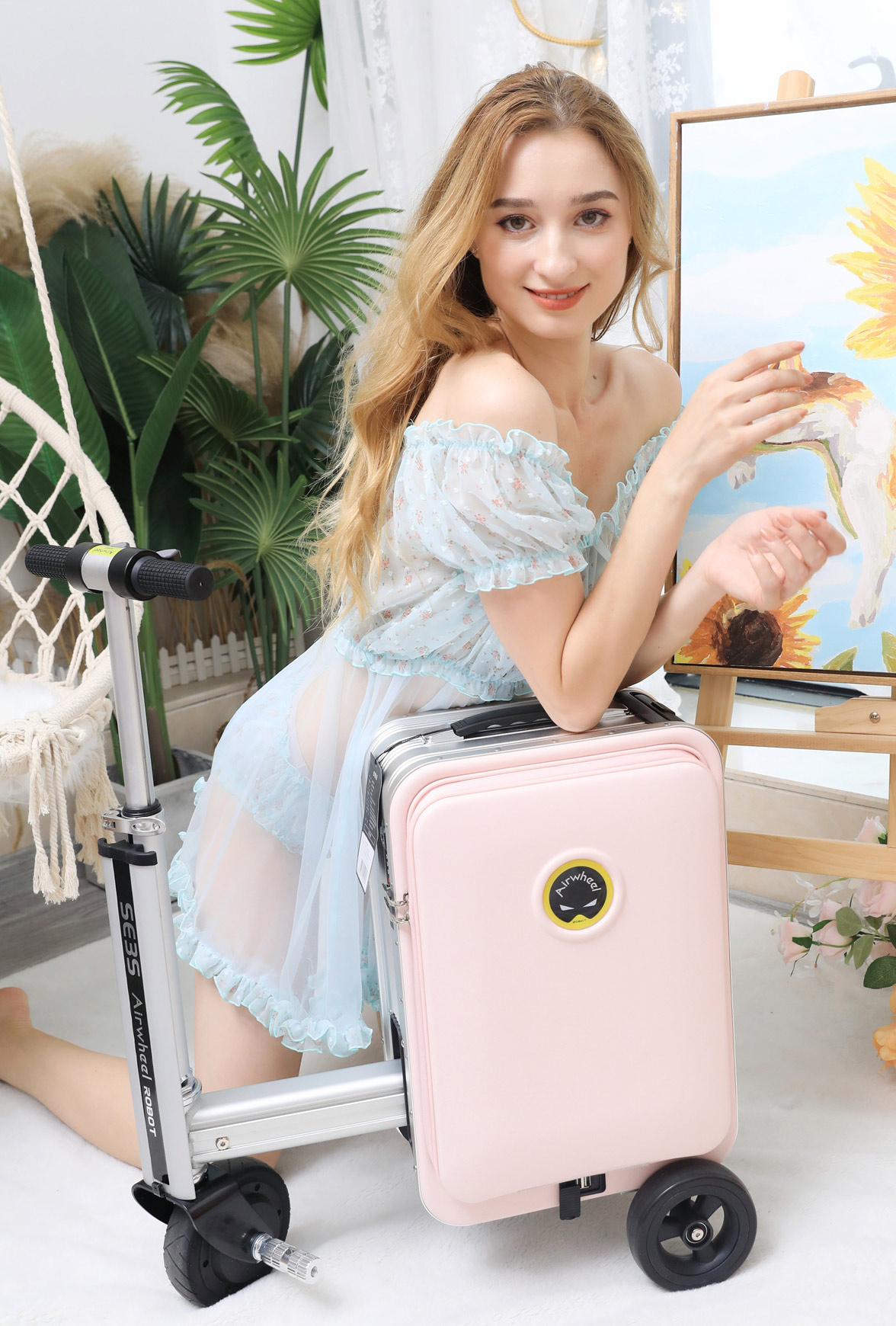 Airwheel SE3s carry-on Smart suitcase